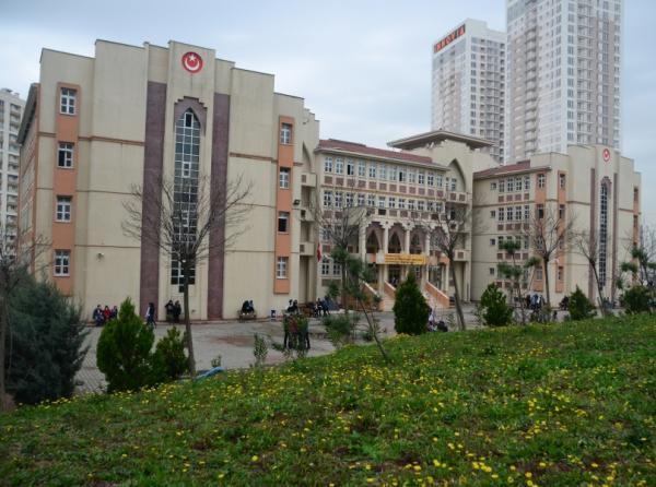 İstanbul Büyükşehir Şehit Şerife Bacı Çok Programlı Anadolu Lisesi Fotoğrafı